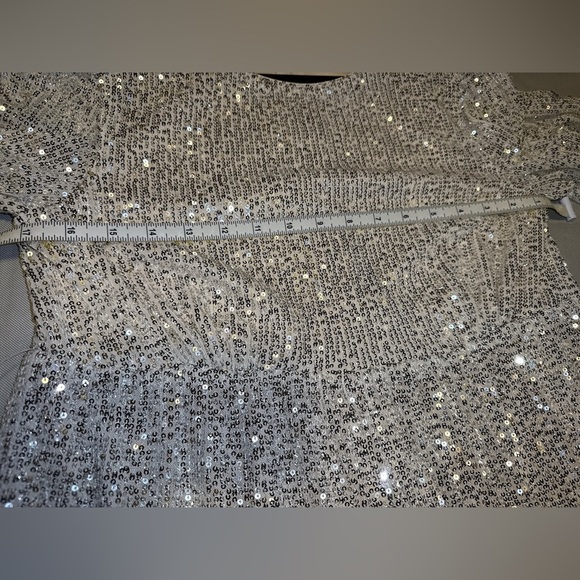 2/$35 Romantic Dazzle Babydoll Tiered Sequin Shift Dress Size M Puff Sleeve - Picture 6 of 11